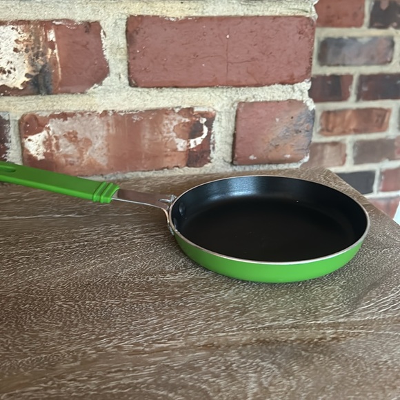 Pots and Pans (Toy) - Picture 3 of 7